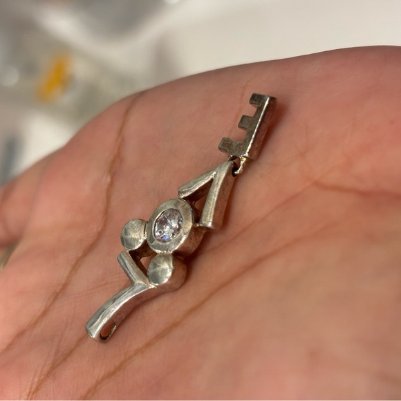 Silver Swarovski “LOVE” Mickey Mouse (as “O”) pendant dangling “E” - Picture 4 of 5